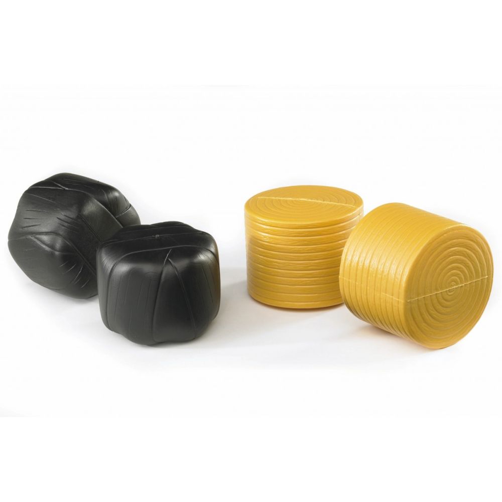 Bruder 4 ronde hooibalen waarvan 2 met wikkel 