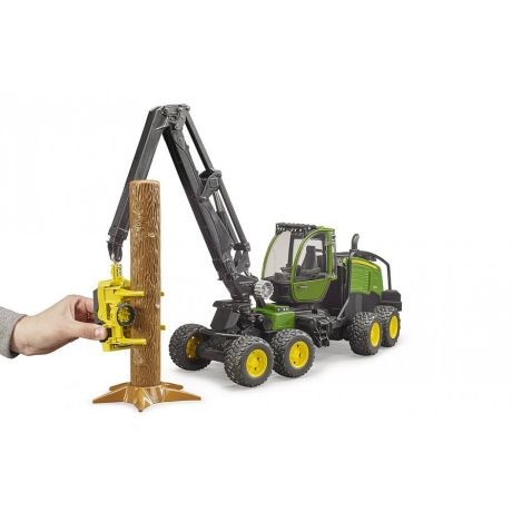 Bruder John deere 1270G harvester met boomstam